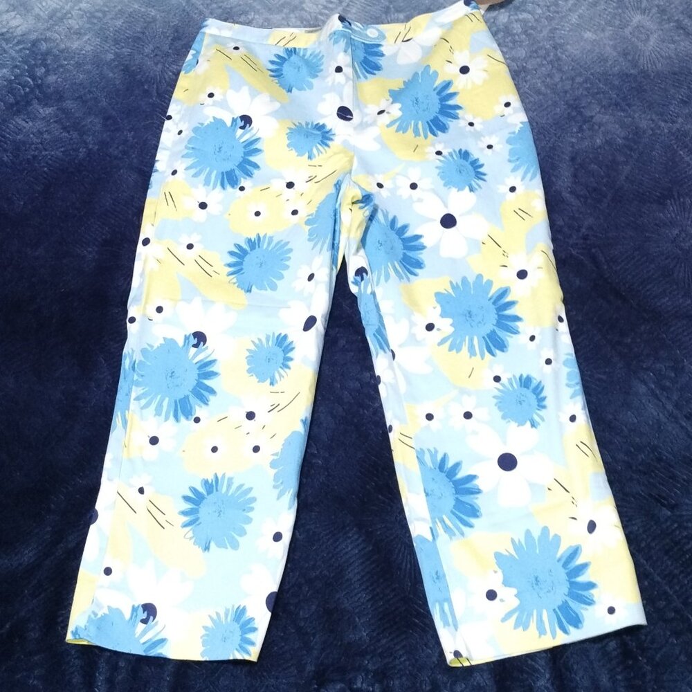 👀👀👀 Women's Valerie Stevens Size 8 Petite Floral Crop Pants. NWT-$50.00.
